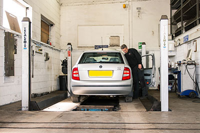 car-mechanics-all-alone-garage-bradford